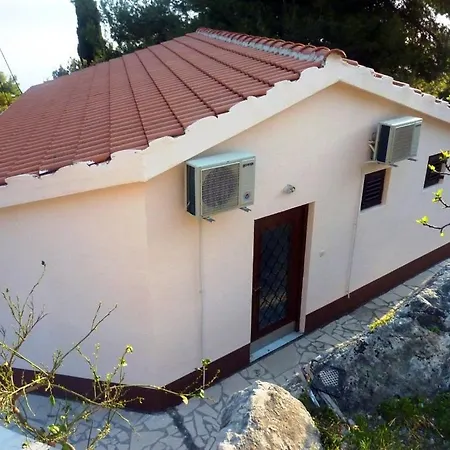 Apartments By The Sea Zavode, Omis - 5252 * Локва-Рогозница